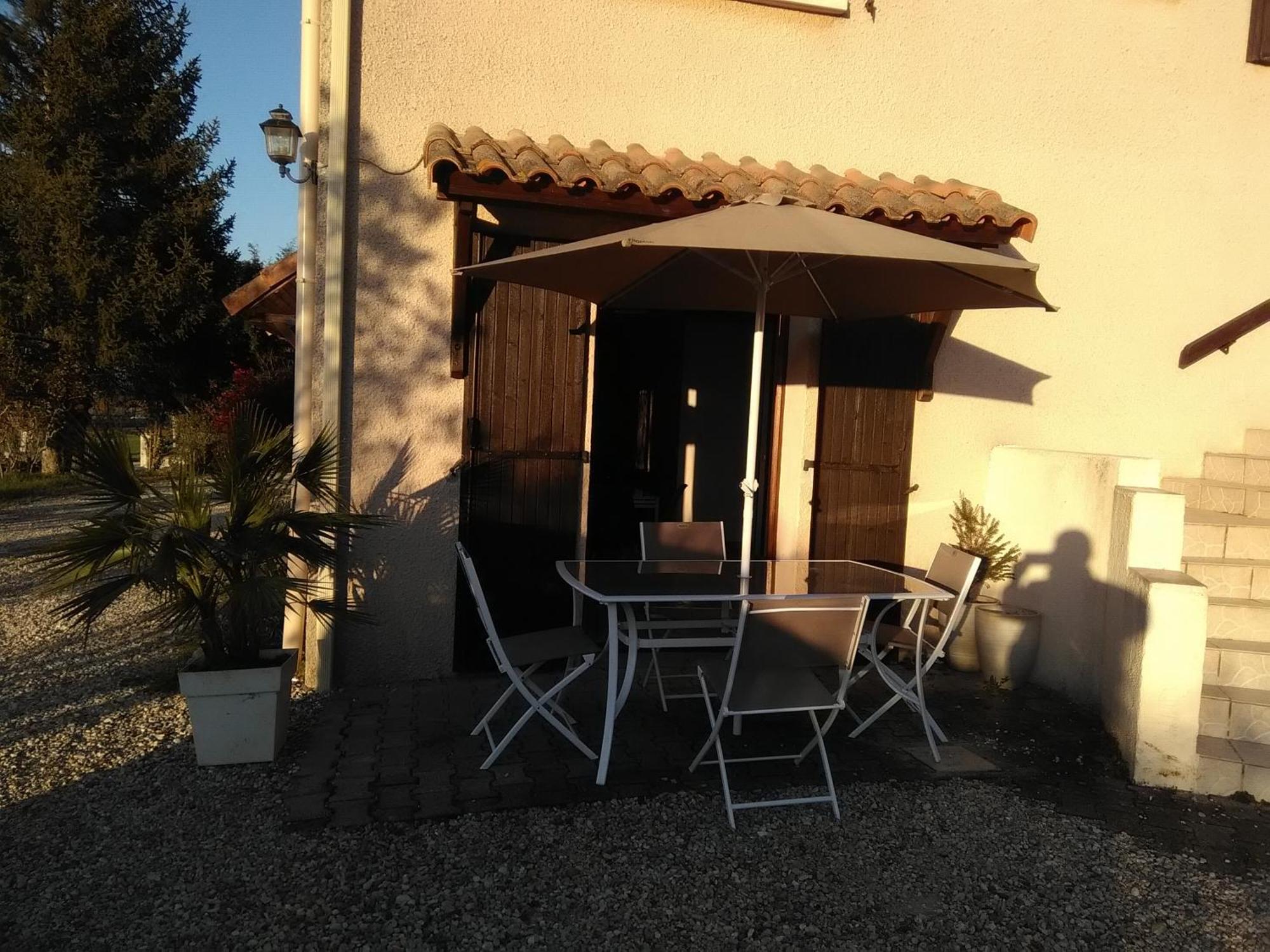 Patrice Et Chrstel Appartement Independant Chatuzange-le-Goubet Bagian luar foto